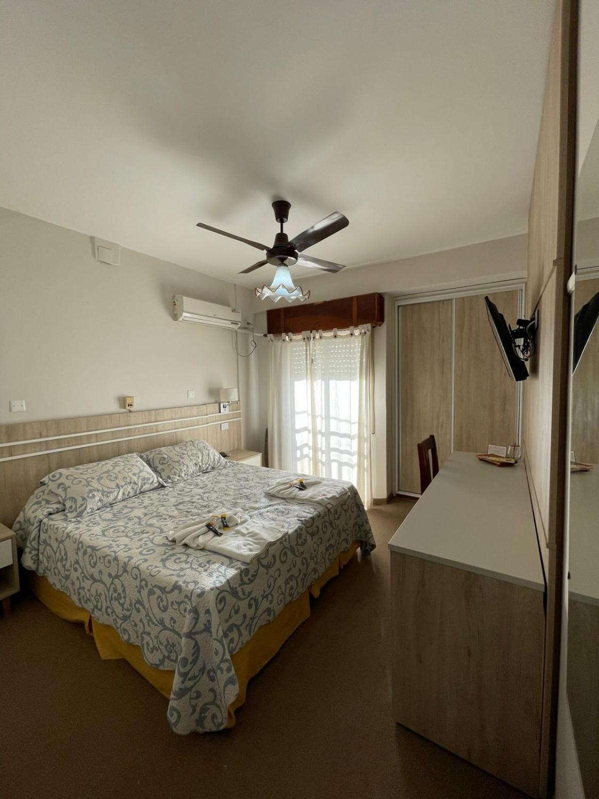 Dora Hotel 3*